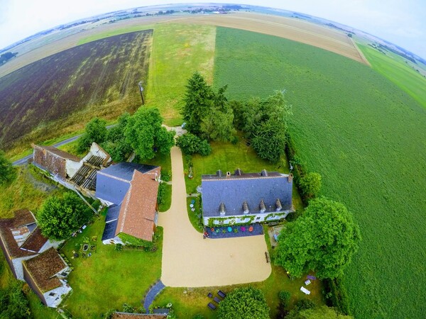 vue aérienne de la propriété chez Christophe & Vincent